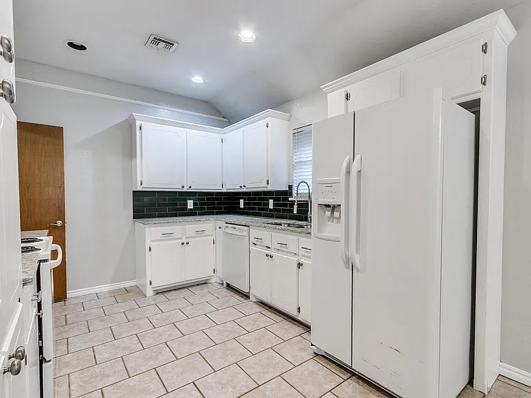 613 Katelyn Ln — Photo 5