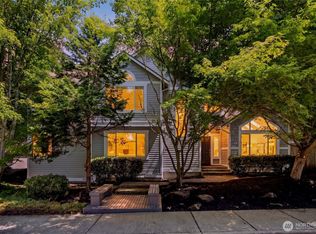 10521 NE 120th St, Kirkland, WA 98034