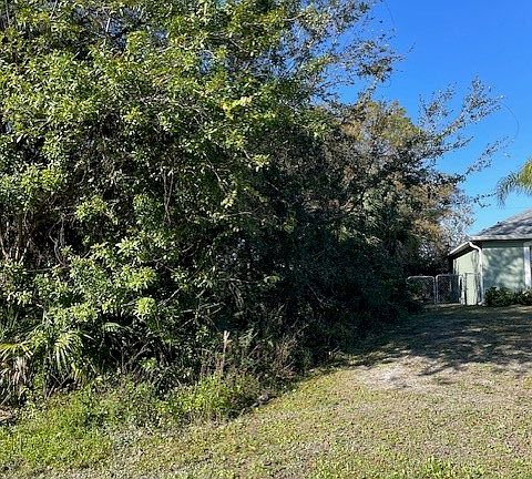4th image of 8635 103rd Ave