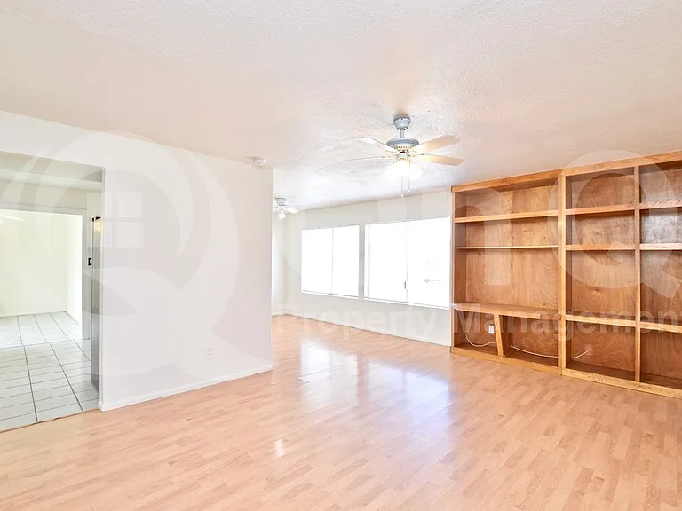 4265 E Vineyard Rd — Photo 9