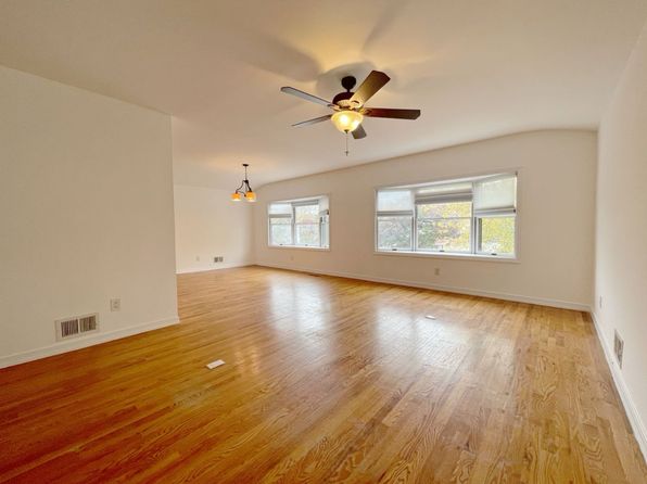 459 Bloomingdale Rd FLOOR 2
