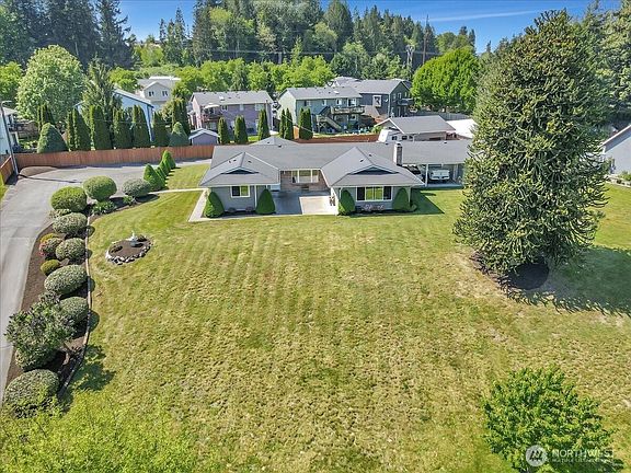 3rd image of 21704 88th Drive NE