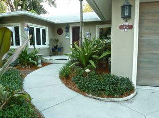 415 Sapphire Dr, Sarasota, FL 34234