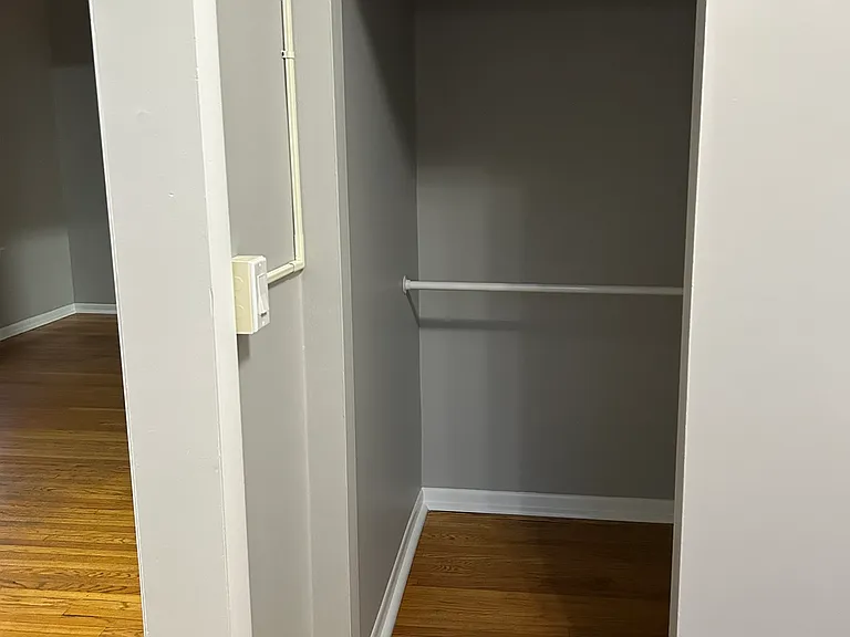 2101 W Montrose Ave #2 — Photo 6