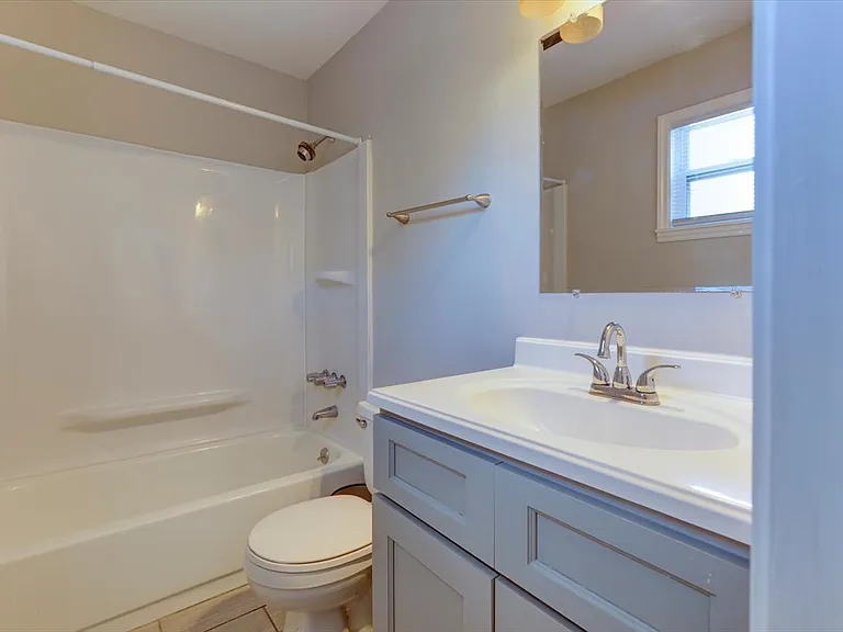 1242 Fordham Rd — Photo 37