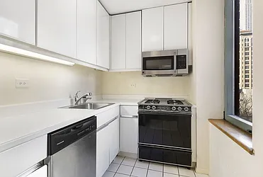 Rented by Kinyu Realty