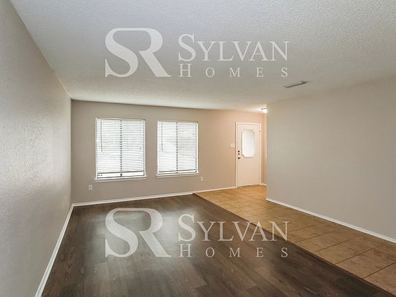 5th image of 2216 Hollybush Ln