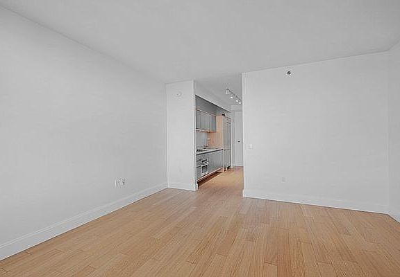 4th image of 10 City Pt APT 37M