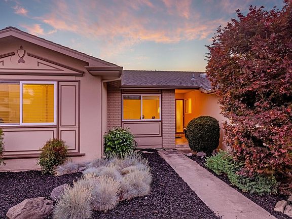 2nd image of 1133 Del Cambre Dr