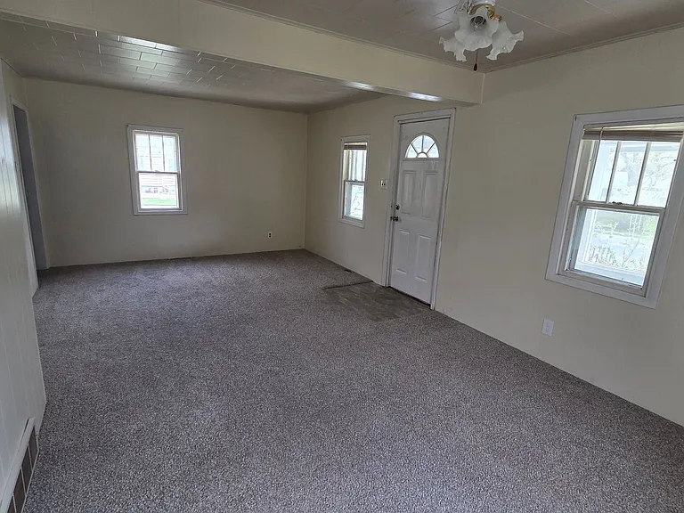 121 Clinton St — Photo 4