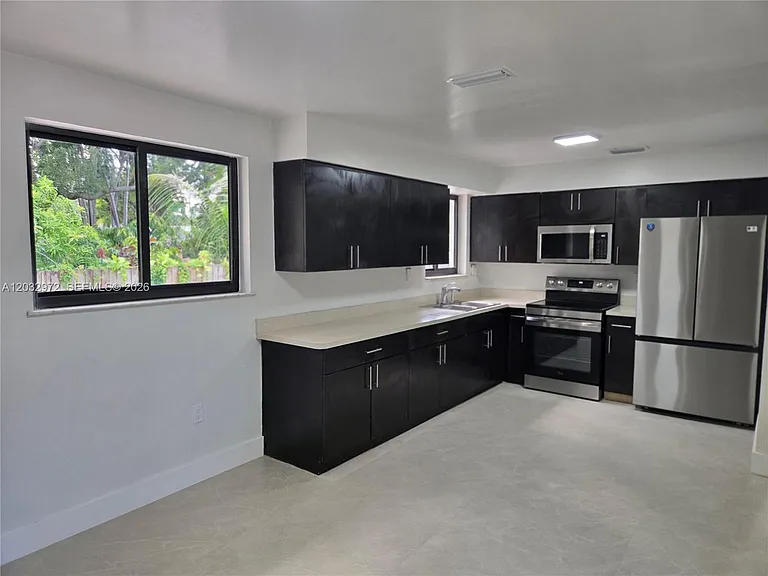 13100 NE 3rd Ct — Photo 9