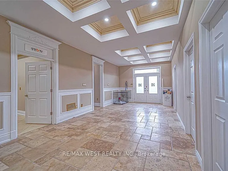 83 Elm Ave #MAIN FLOOR — Photo 6