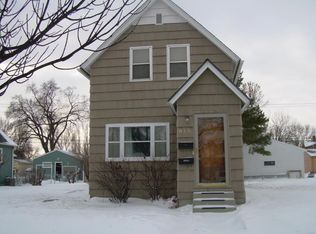 815 N 5th St, Grand Forks, ND 58203