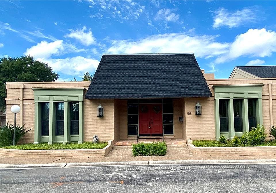 1st image of 125 Lake Shore Dr