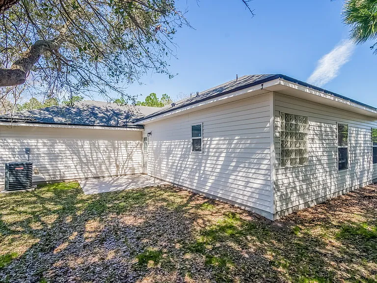8413 Staplehurst Dr W — Photo 14