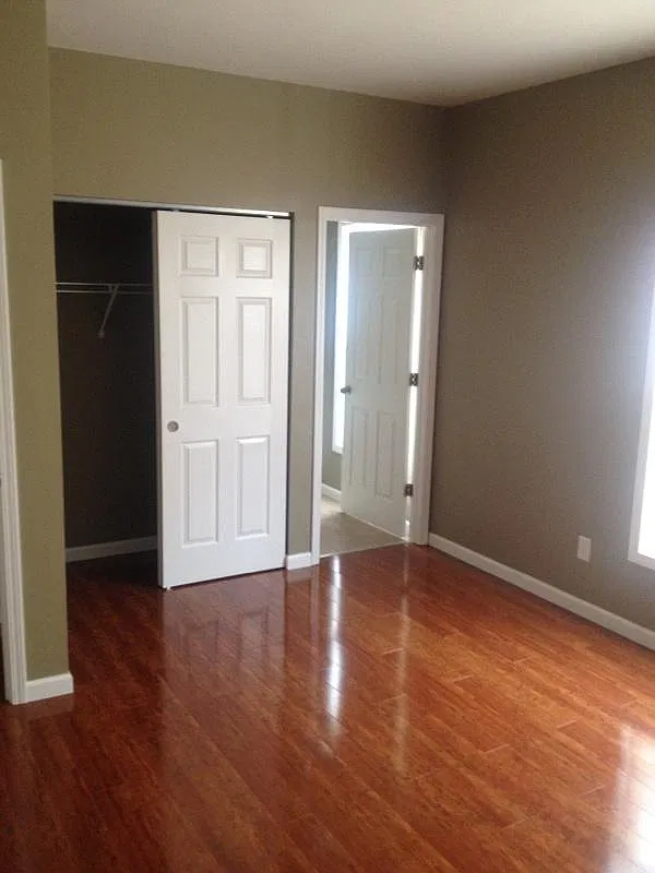 2 bed, 2.5 bath, 1400 sqft, $1,899 — Photo 4