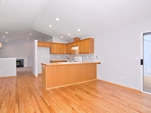 4th image of 2514 NE 83rd Way