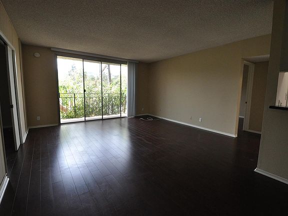 4th image of 4215 Mary Ellen Ave #18019370