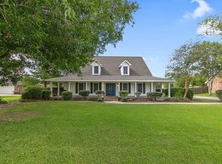 1813 Plantation Dr, Lake Charles, LA 70605