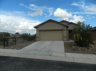 454 W Chardin Dr, Green Valley, AZ 85614