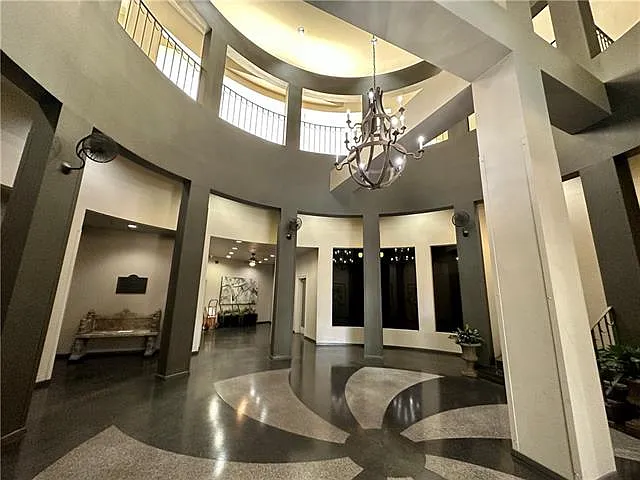 2 bed, 1.0 bath, 926 sqft, $2,000 — Photo 3
