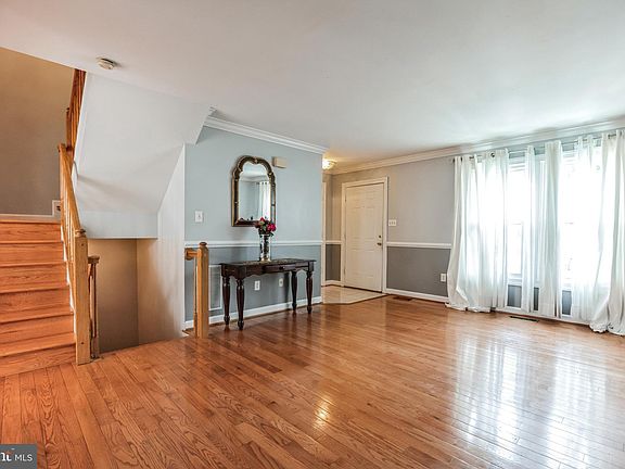 3rd image of 7807 Lambkin Ct