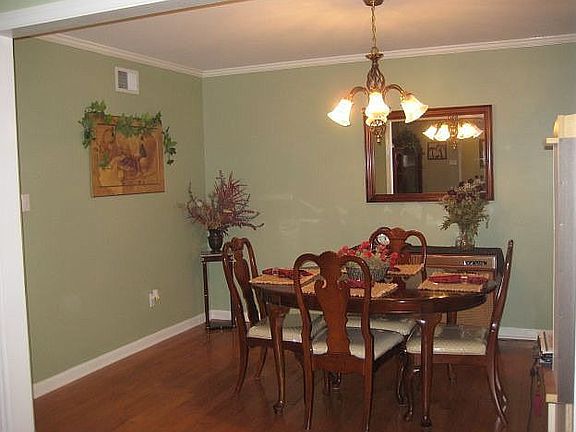 Formal dining room w. wood floors