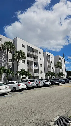 8075 NW 7th St #401 Photo 1