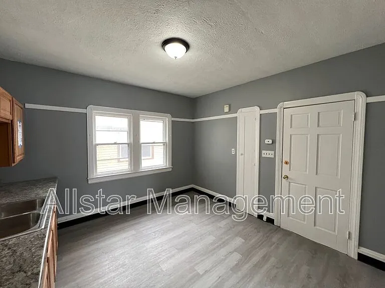 3255 E 139th St #UP — Photo 31