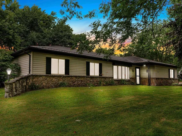 1000 W Toledo St, Fremont, IN 46737