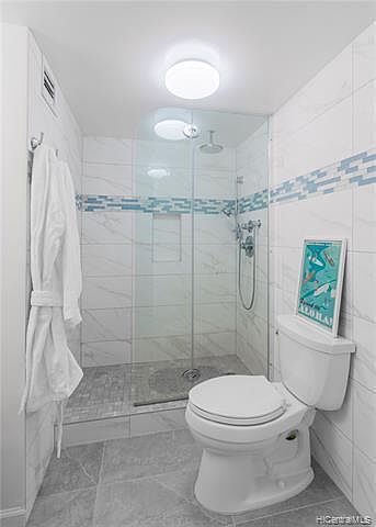 1st image of 920 Ward Ave APT 10B
