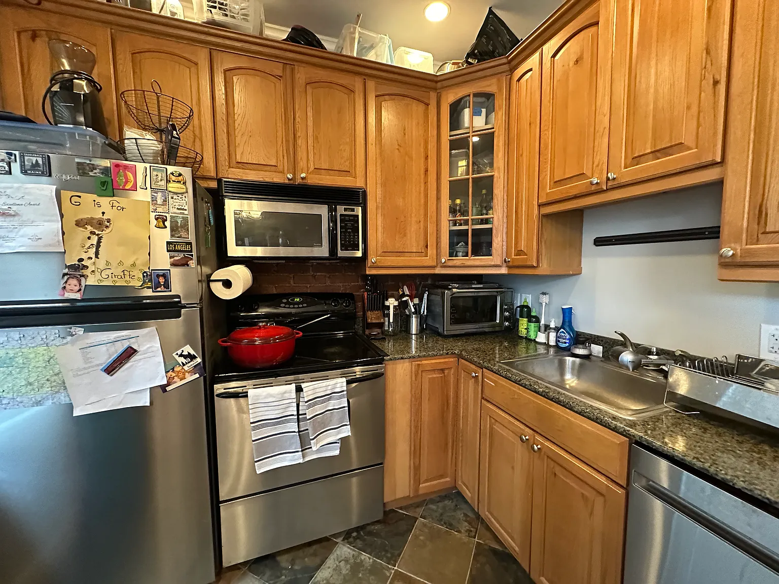 2 bed, 700 sqft, $2,700 — Photo 3