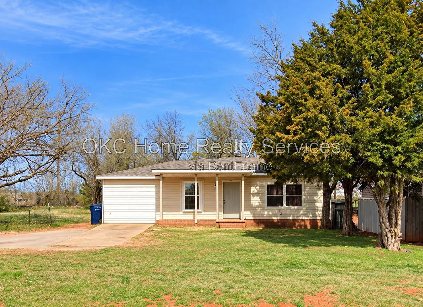 3 bed, 1.0 bath, 960 sqft, $995 — Photo 1