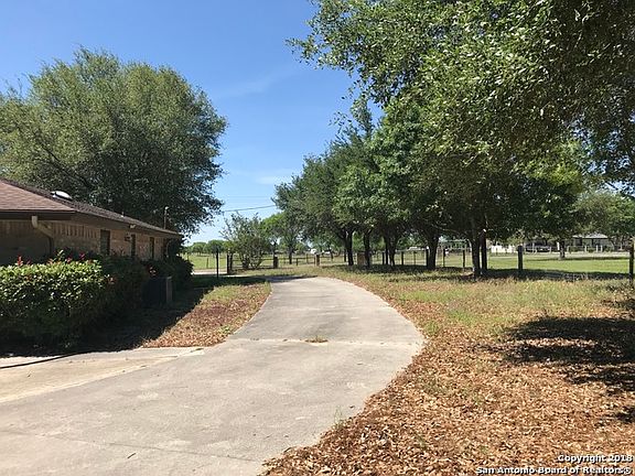 5th image of 202 Bluebonnet Ln