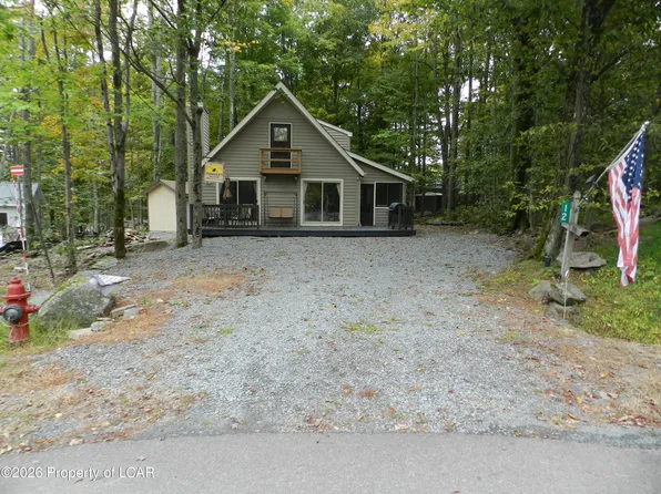 12 Avoy Pl, Lake Ariel, PA 18436