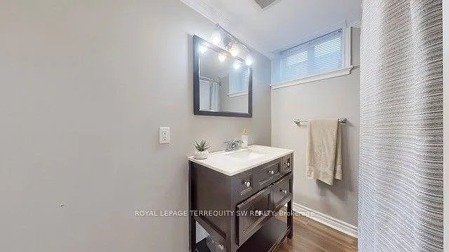 219 Beechgrove Dr #LOWER LVL — Photo 17