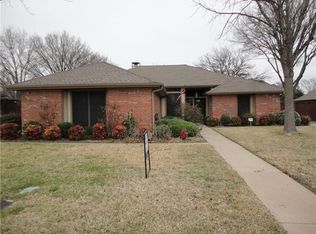 2205 Wimbledon Dr, Arlington, TX 76017