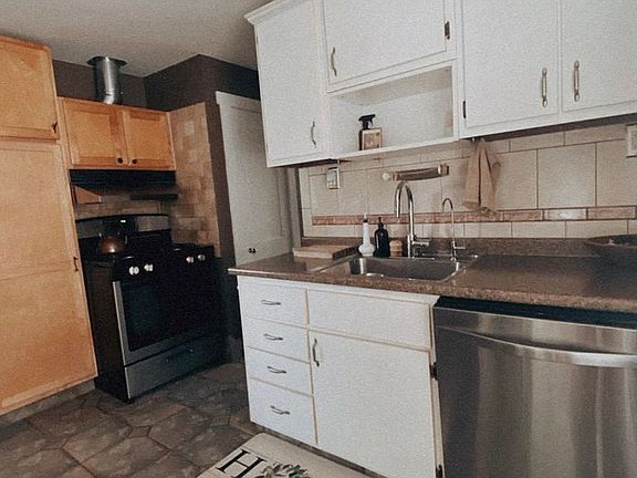3rd image of 8747 Brentwood Pl