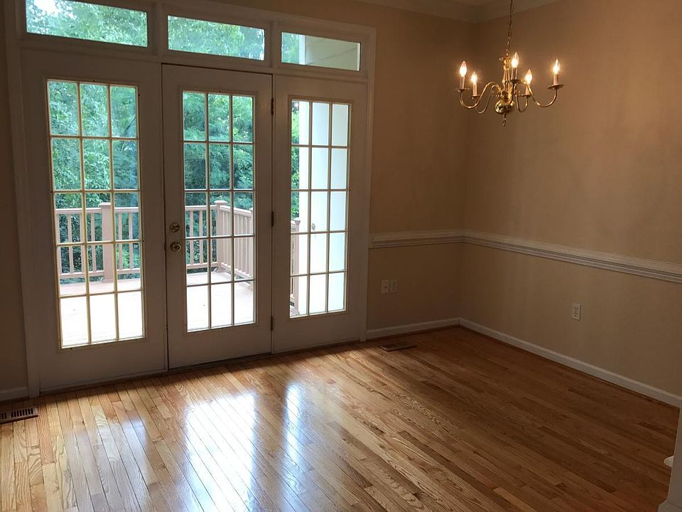 Dining Room. Door to 1 of 2 decks.