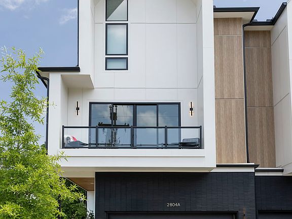 3rd image of 2804 W Kirkwood Ave #A