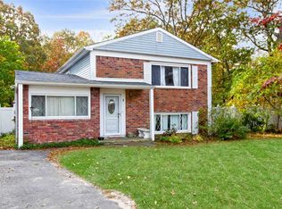 3 Jasper Ave, Patchogue, NY 11772