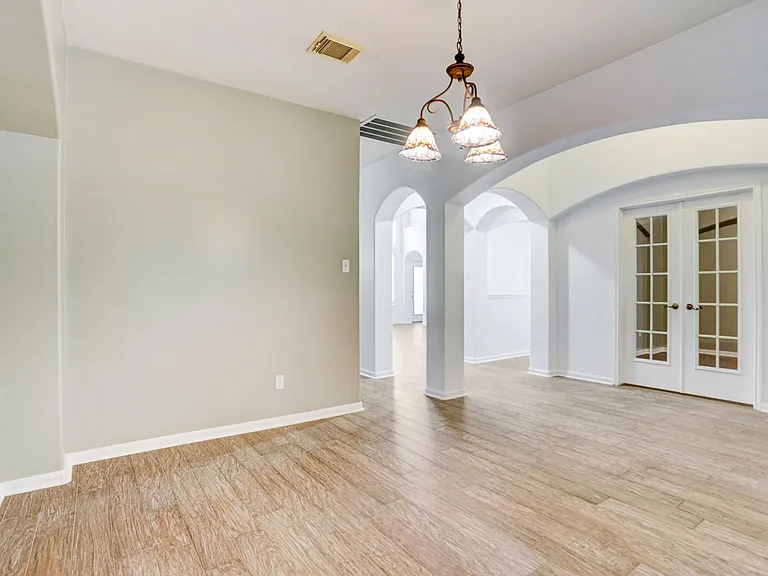 10410 Five Oaks Ct — Photo 12