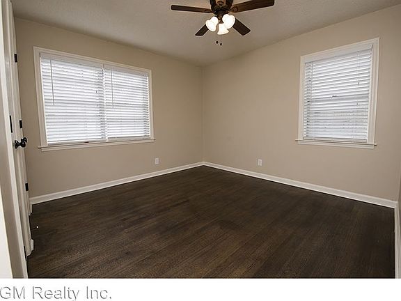 2nd image of 2981 Camden St