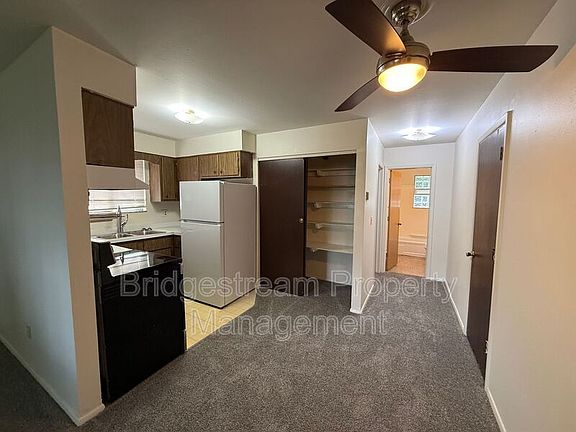 4th image of 222-4 Sherman St