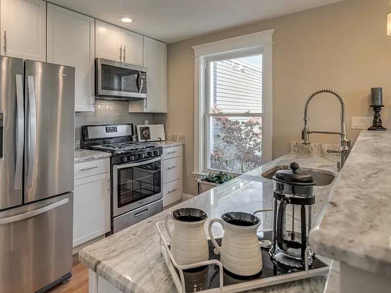 234 Paris St #3 — Photo 1