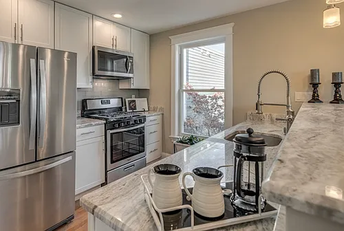 234 Paris St #3 Photo 1