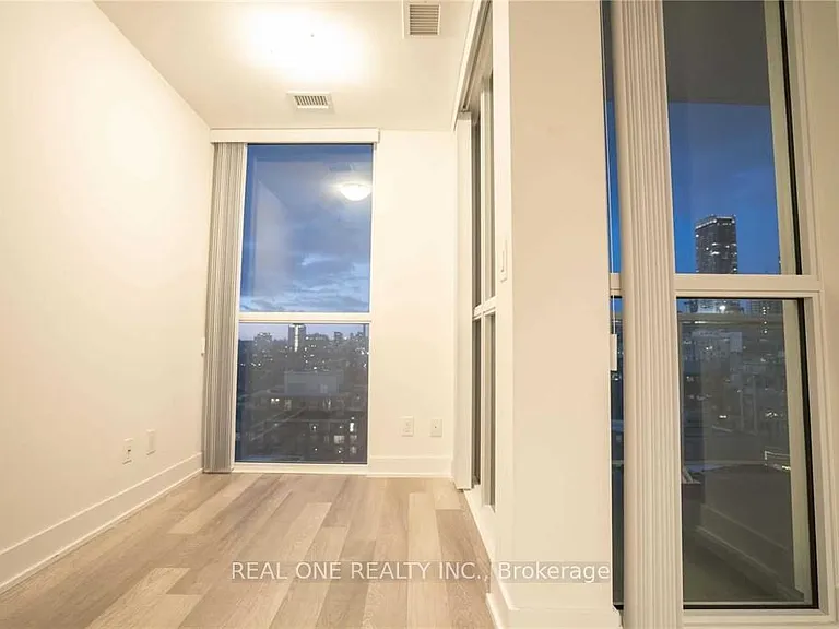 318 Richmond St W #1203 — Photo 5