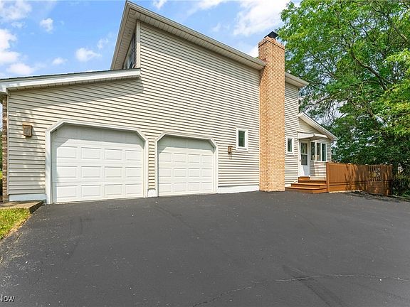 3rd image of 1334 Valley View Dr