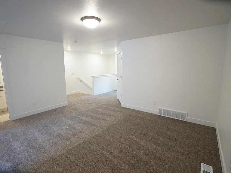 1006 S 200 E — Photo 24