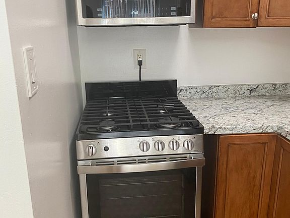 Brand New Stove Be the first to cook with it!